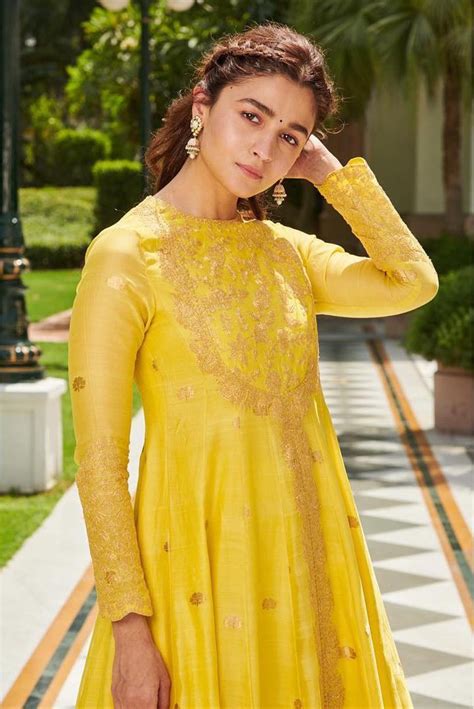 alia bhatt dresses photos.